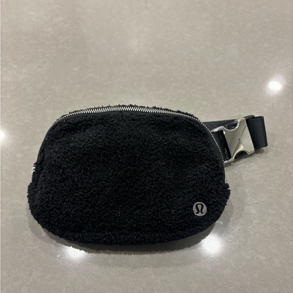 lululemon belt bag
